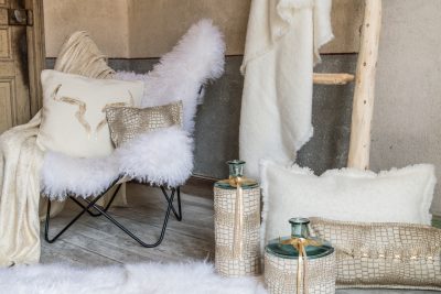 Coussin laine frangé - détail suédine – Image 5